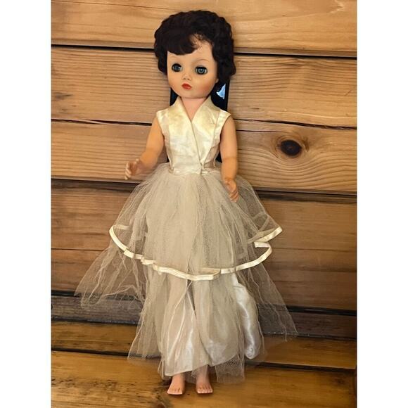 Vintage Uneeda 2S Plastic Doll. Sleep Eyes. Brown Hair w/ Dress. Dollikin? 20" - Picture 1 of 5